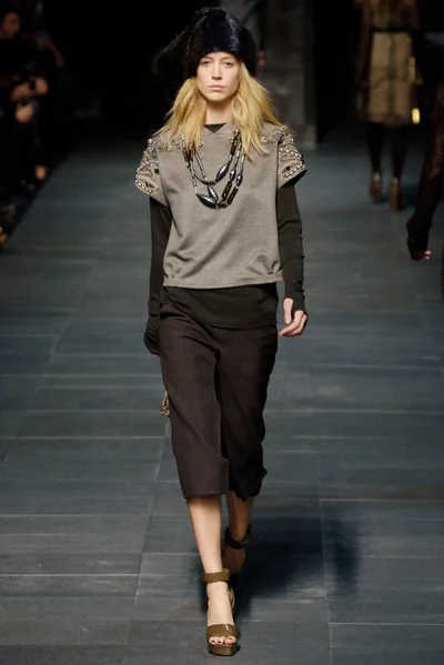 Look 29